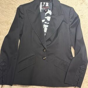 Escada Black Feminine Tailored Blazer with Contrast Lining